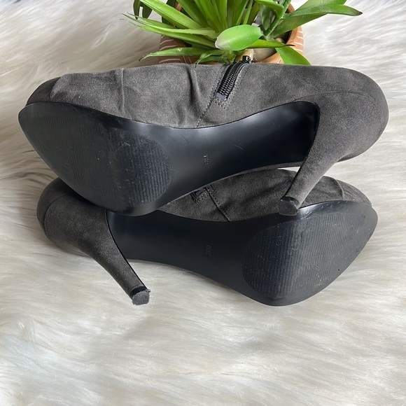 guess • side zip peep toe rouched bootie heels - Picture 10 of 13